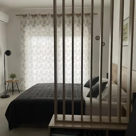 Apartamento With Wifi Kastel Stafilic, - 23978 *